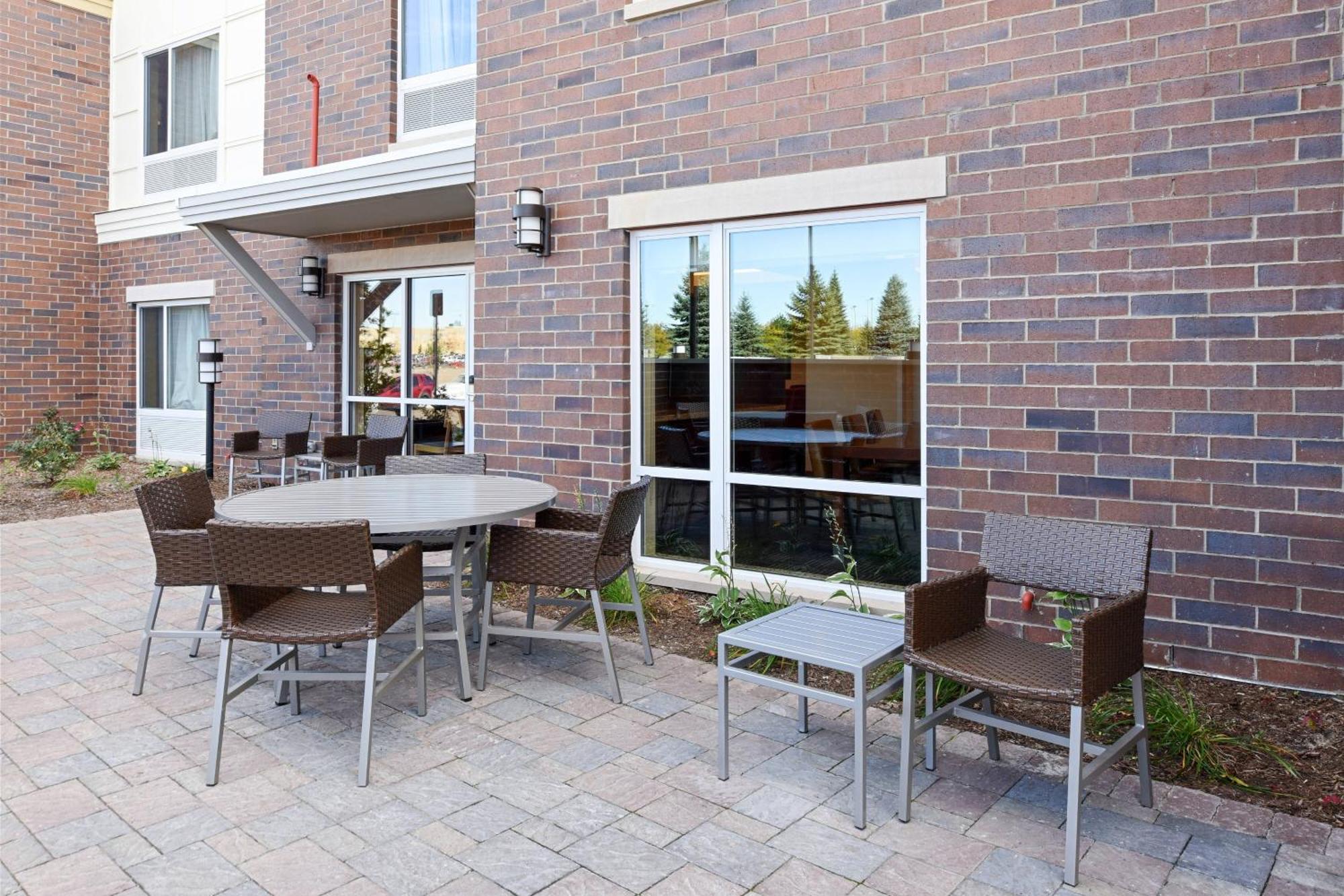 Towneplace By Marriott Suites Detroit Auburn Hills Exterior photo